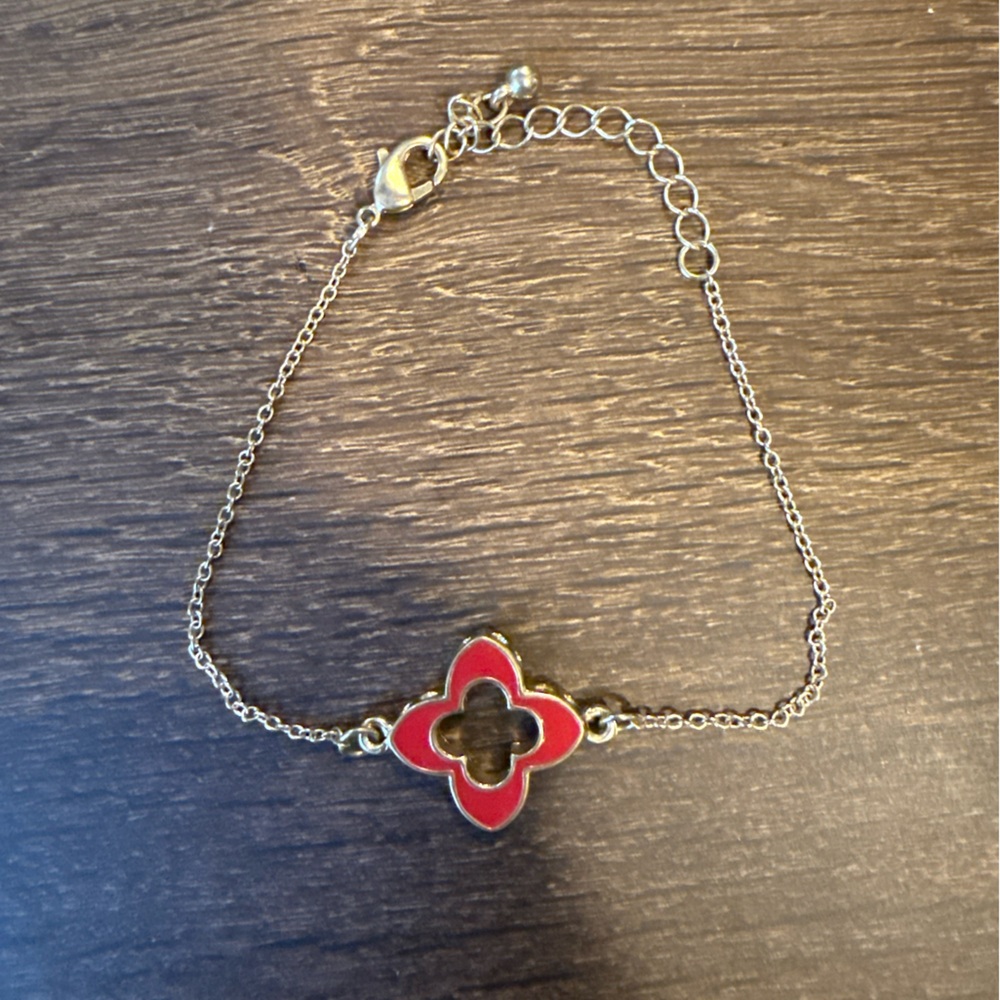 Elegant Red Clover Gold Bracelet